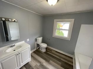 100 Carlton Dr, Akron, OH 44312