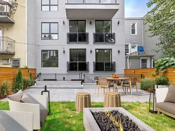 87A Cooper St #1R, Brooklyn, NY 11207