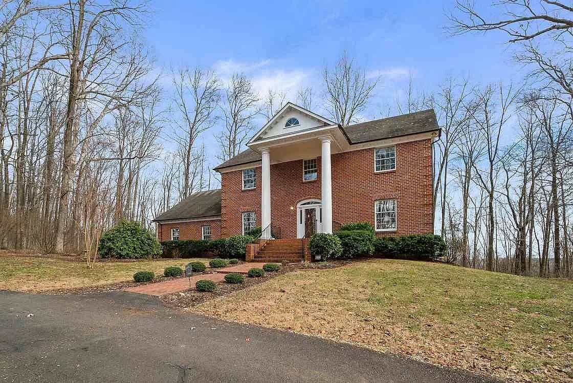 7551 Moormont Rd photo 1
