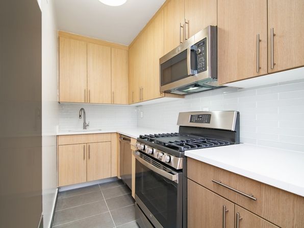 410 W 53rd St APT 518