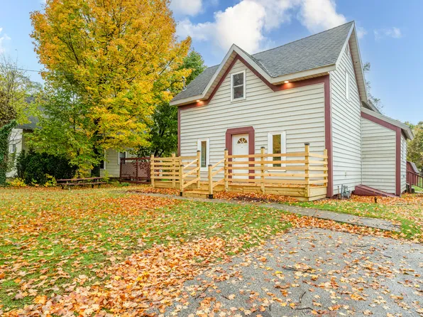 1462 Colfax Ave, Benton Harbor, MI 49022