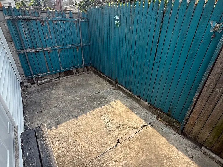 824 Winton St — Photo 6