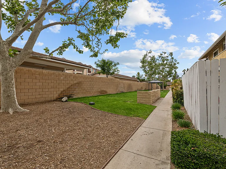 Cerro Vista Apartments — Photo 31