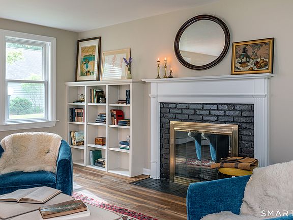 5th image of 87 Canaan Road APT 2F