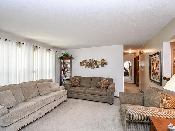 3rd image of 6605 W 47th St