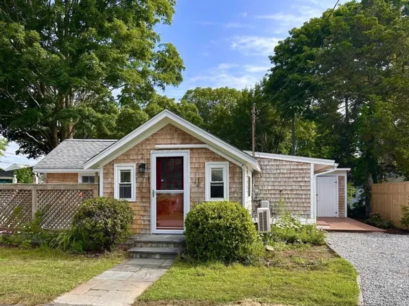 6 5th St, Madison, CT 06443