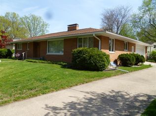 1013 Lincolnshire Dr, Champaign, IL 61821