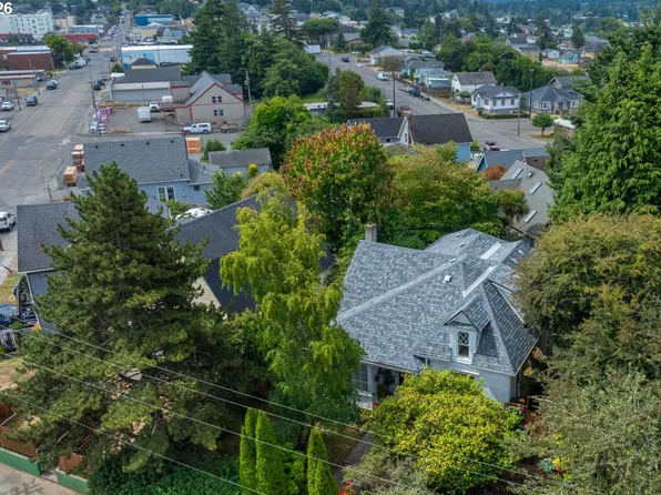 829 Florida St, North Bend, OR 97459
