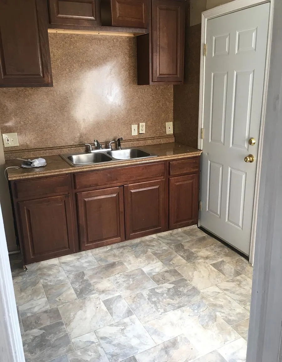 2 bed, 1000 sqft, $1,100 — Photo 4