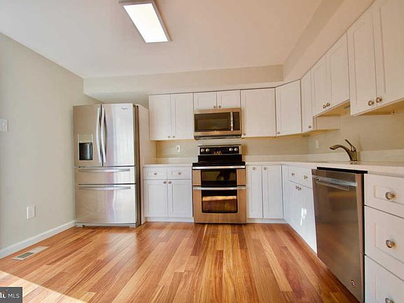 5th image of 13538 Bentley Cir