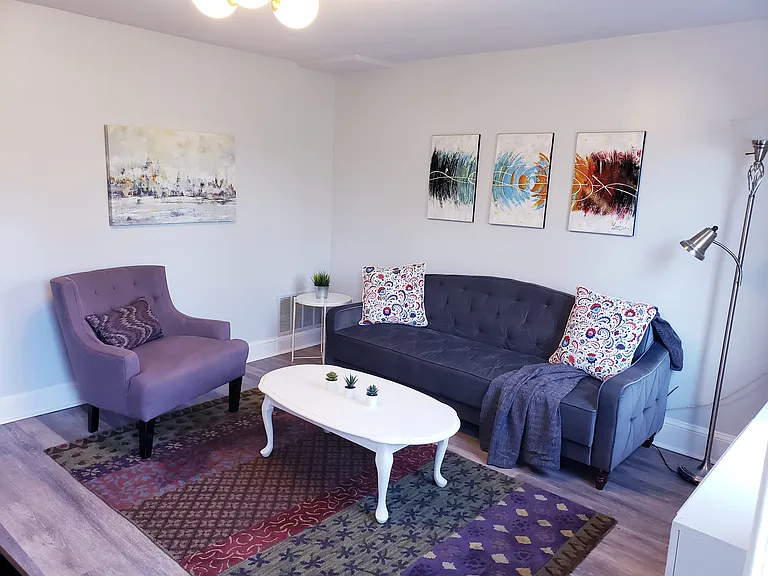 1740 Bay St SE #B — Photo 1