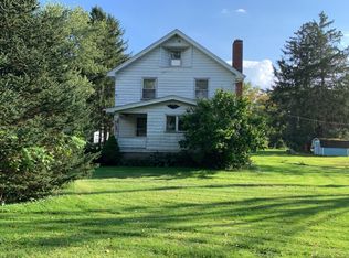 5667 Park Rd, Leavittsburg, OH 44430