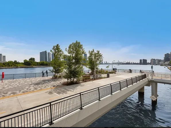 25 Sutton Place South image 19 of 20