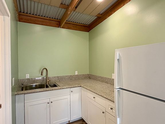 3rd image of 16-1901 Uau Rd