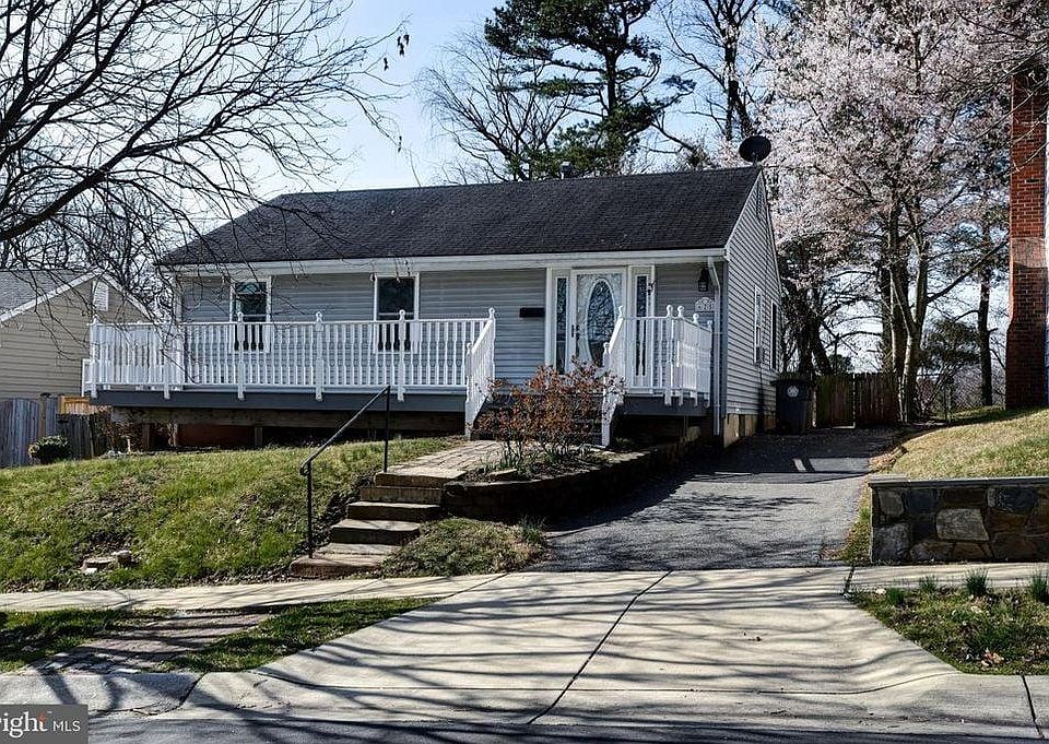 1st image of 625 Lincoln St