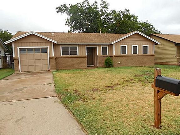 3rd image of 2425 Westwood Dr
