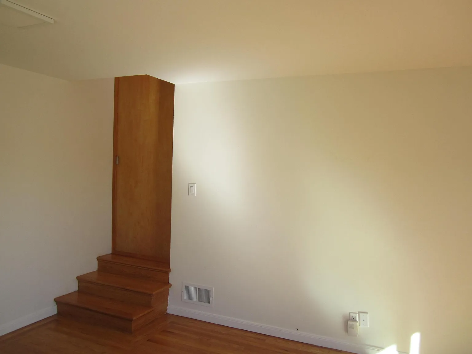 1811 Kains Ave — Photo 3