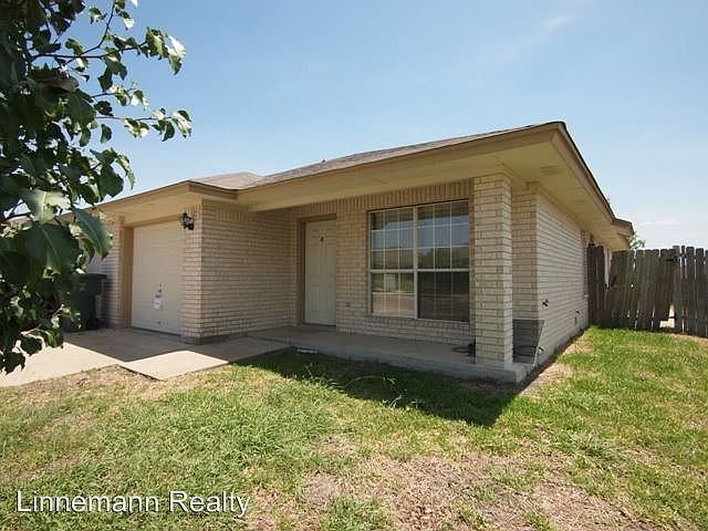 1st image of 2700 Lucille Dr