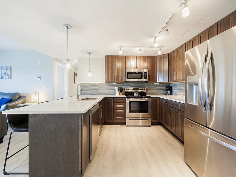 205 Lakeshore Dr #412 — Photo 10