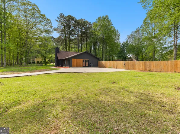 608 Banks Rd E, Fayetteville, GA 30214
