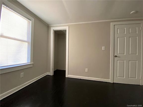 4th image of 422 Queens Ct