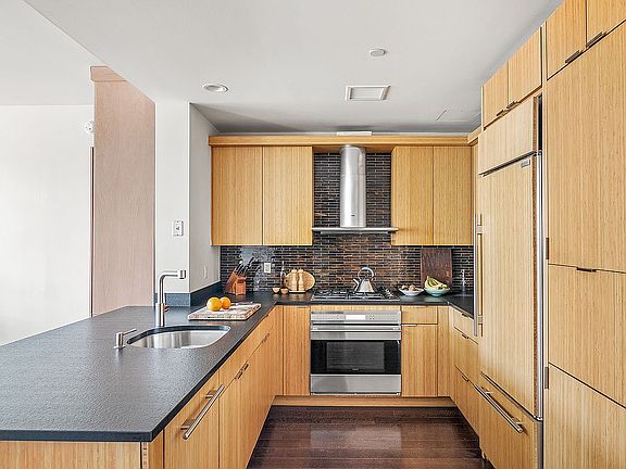 5th image of 70 Little St W Unit 12D
