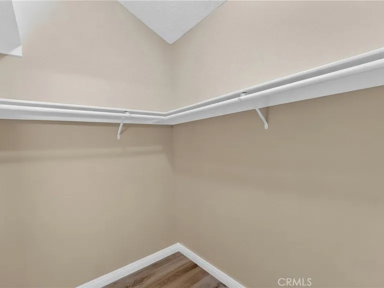 659 N Lark Ellen Ave — Photo 29