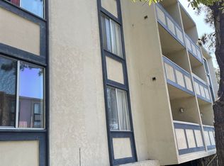 955 Shorepoint Ct APT 220, Alameda, CA