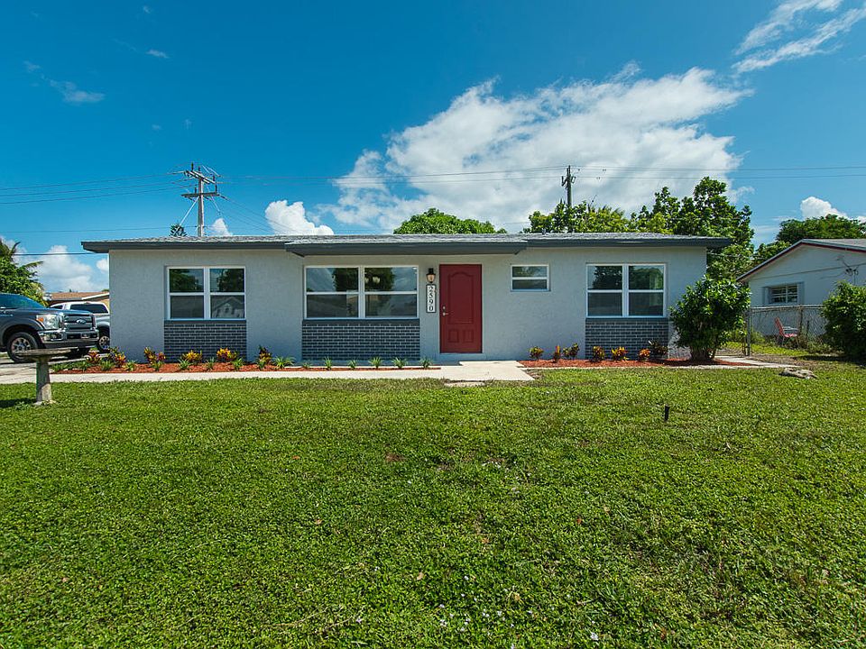 1st image of 2590 N Seacrest Blvd