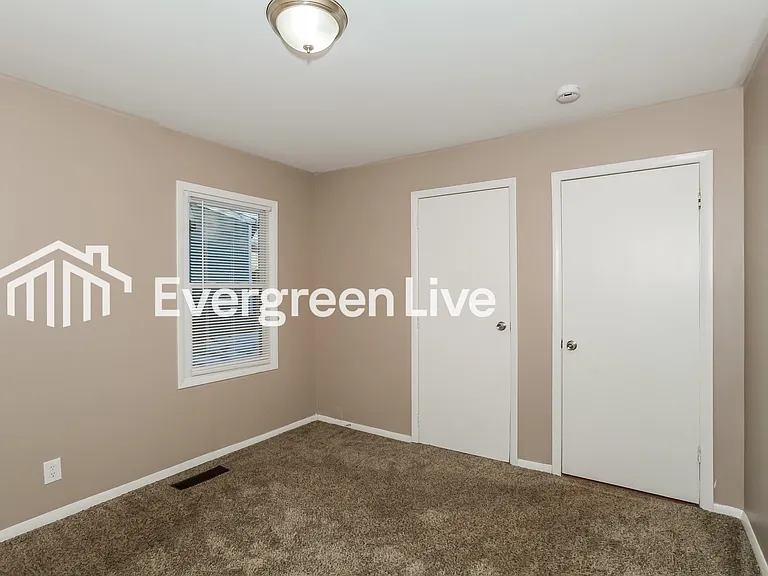 9502 Crestbrook Dr — Photo 7