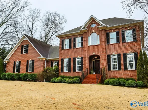 566 Saint Andrews Ln, Albertville, AL 35951