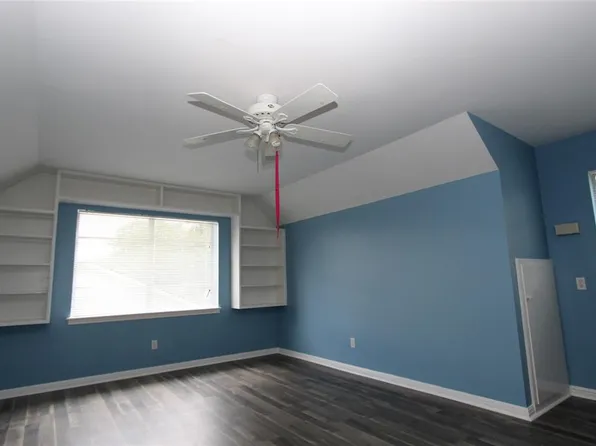 5247 Ariel St, Houston, TX 77096