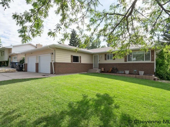 726 Carmon Cir, Cheyenne, WY 82001