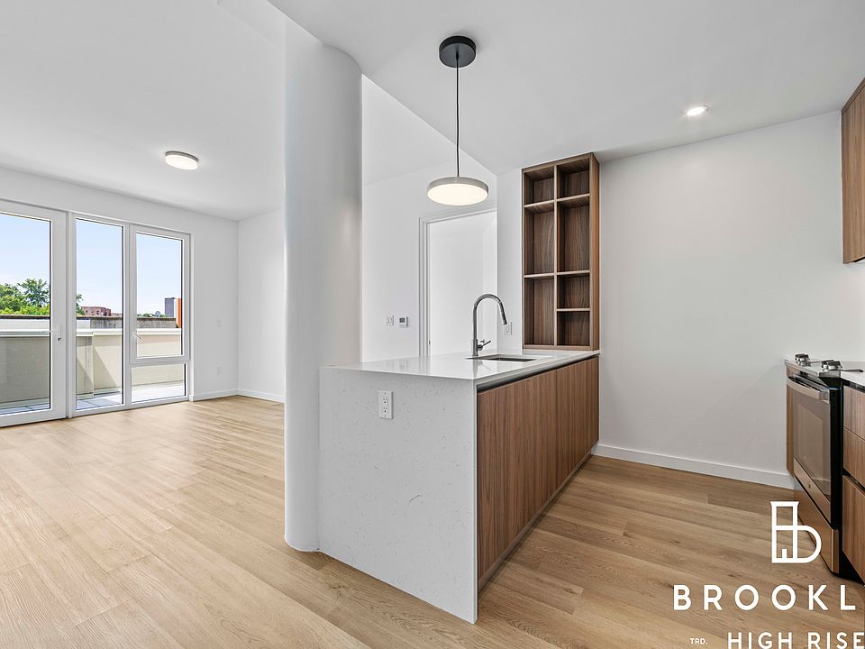 1st image of 50 E 10th St #633
