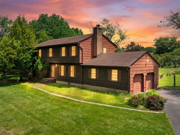 42 Higginsville Rd, Readington Twp., NJ 08853