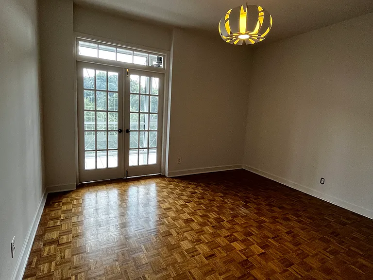 1st bedroom