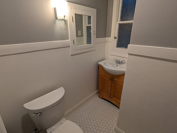 4th image of 123 S Main Ave #6