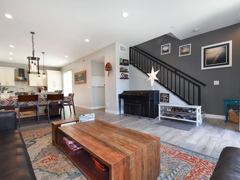 269 Evergreen Ave — Photo 9