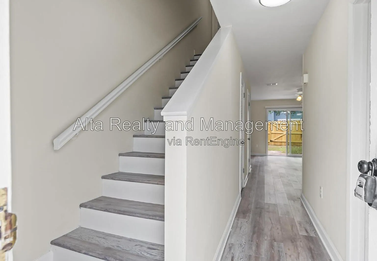 2 bed, 1.5 bath, 1122 sqft, $1,700 — Photo 4