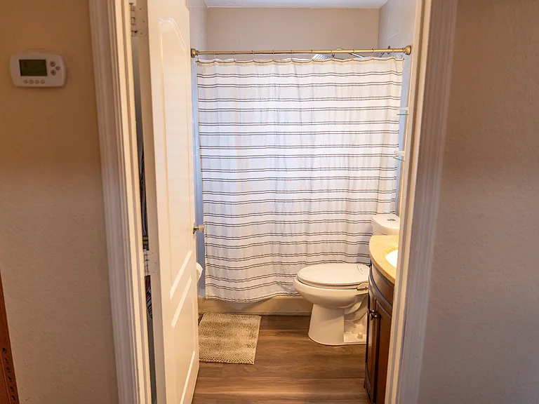 1506 SW 28th Ter — Photo 40