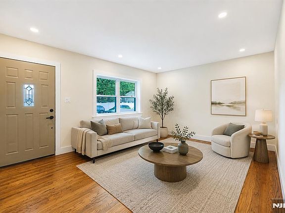 4th image of 253 Intervale Road