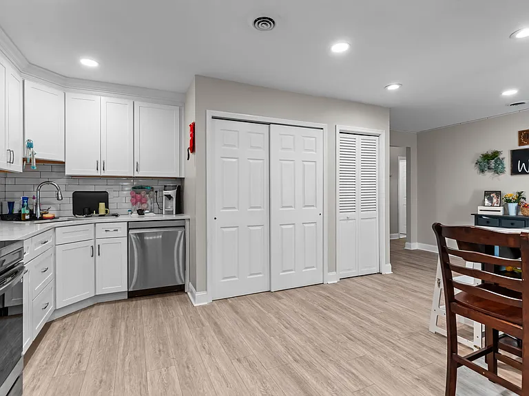 307 Andover Rd — Photo 15