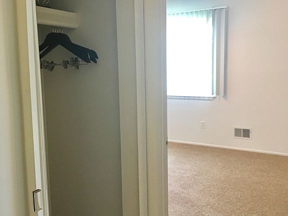 5th image of 2754 Golfside Dr APT 711