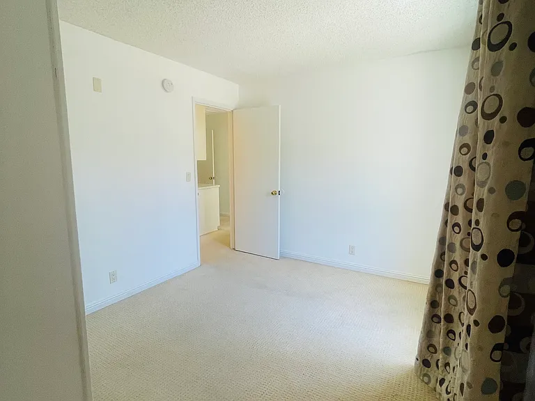 1150 Stafford Dr — Photo 30