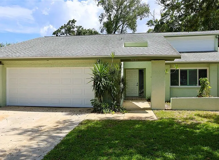 3121 Bordeaux Ln — Photo 2