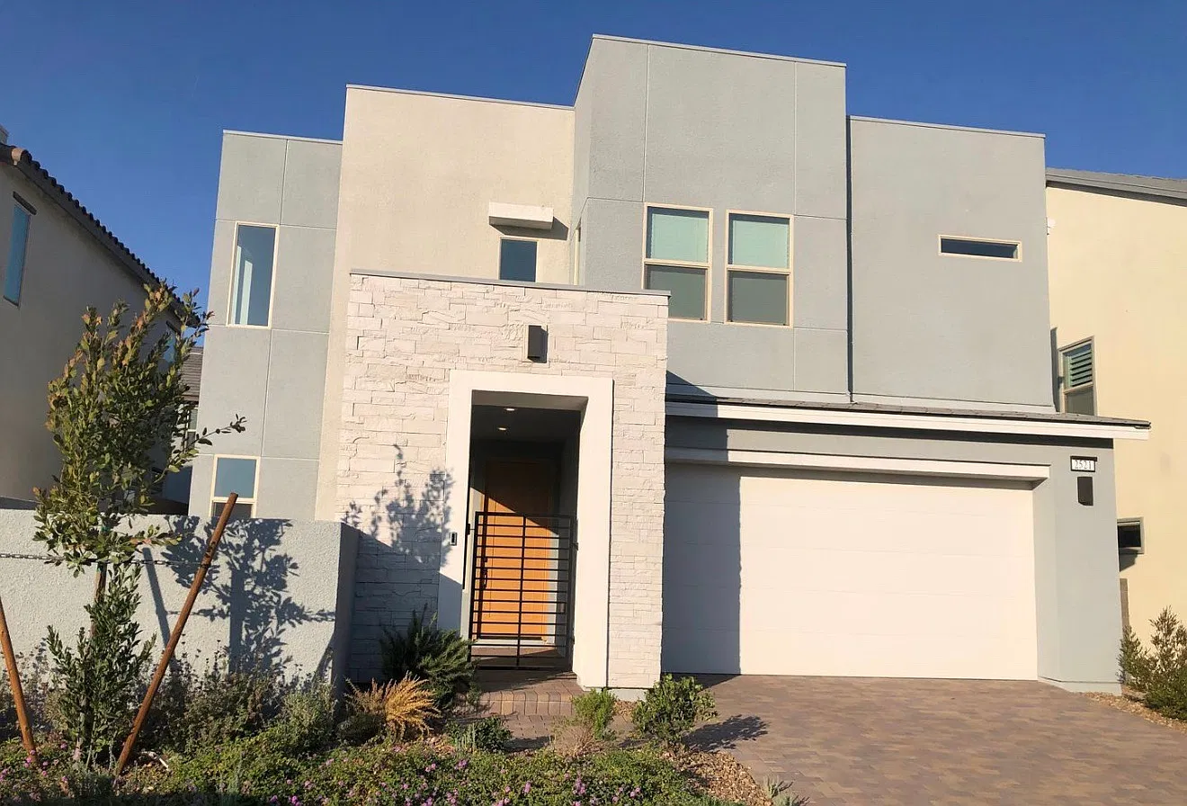 3 bed, 2015 sqft, $2,750 — Photo 1