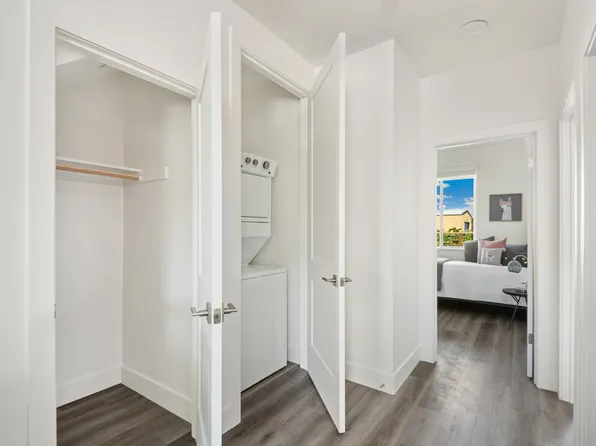 2085 Landen Ln, Santa Rosa, CA 95403