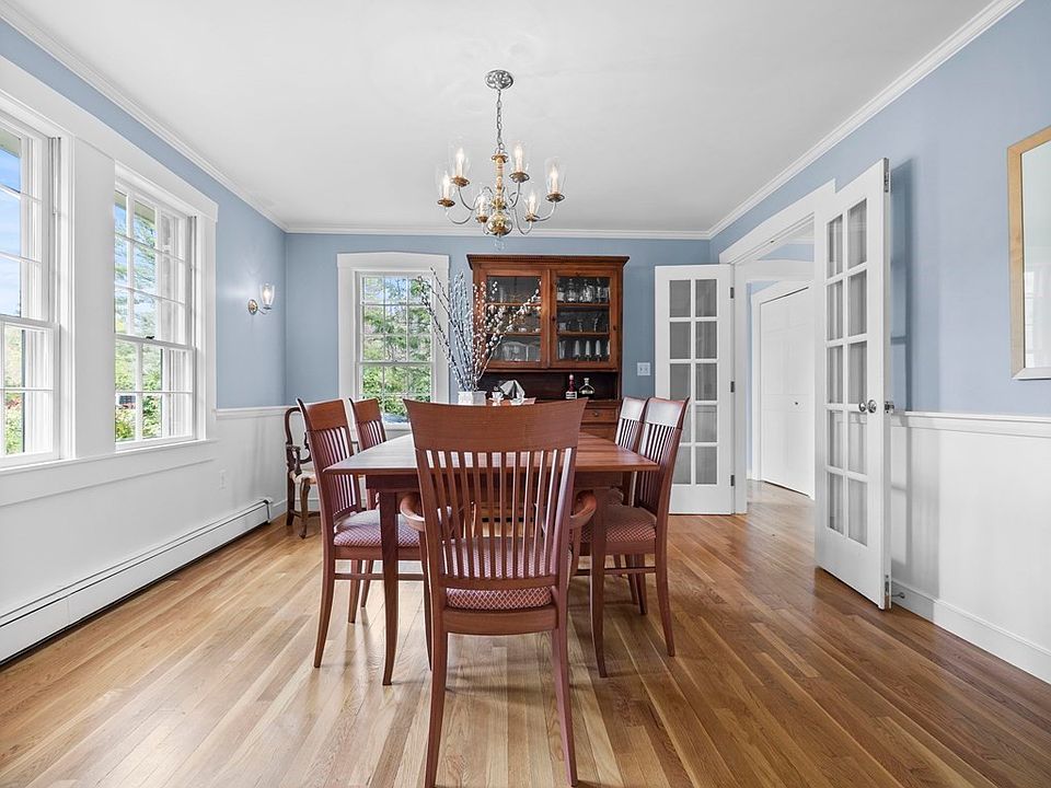 33 Longmeadow Rd, Wellesley, MA 02482 Zillow