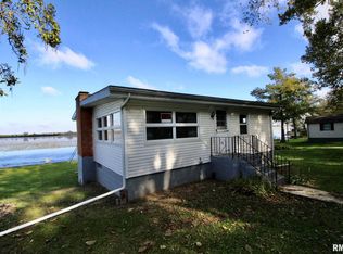 1221 Sewell Lake Rd, Manito, IL 61546