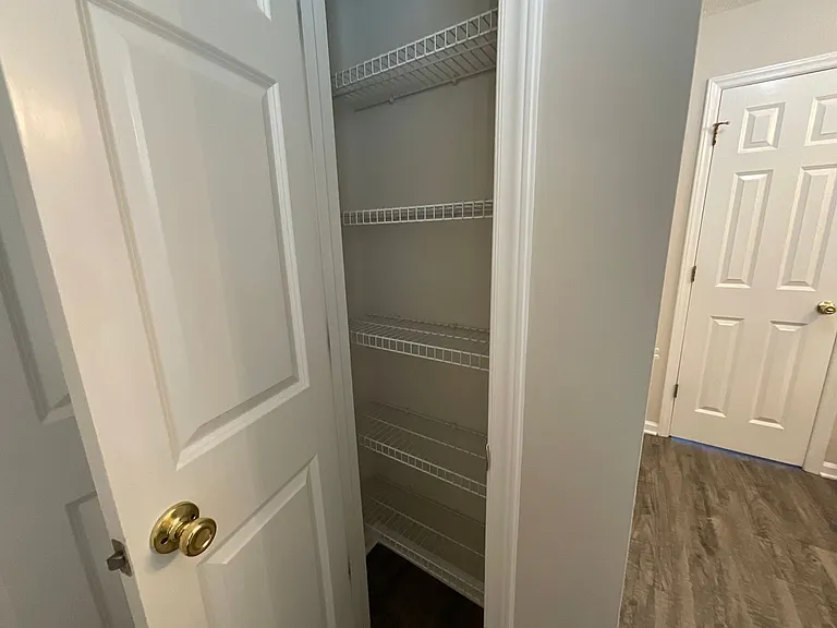 Meridian Park Apartments — Photo 179